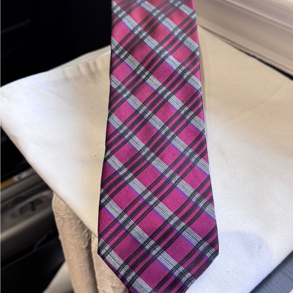 ✨HOST PICK✨ Vintage Calvin Klein Red, Grey, Black Striped Tie or Purse Tie ✨ 🎉 - Picture 14 of 16